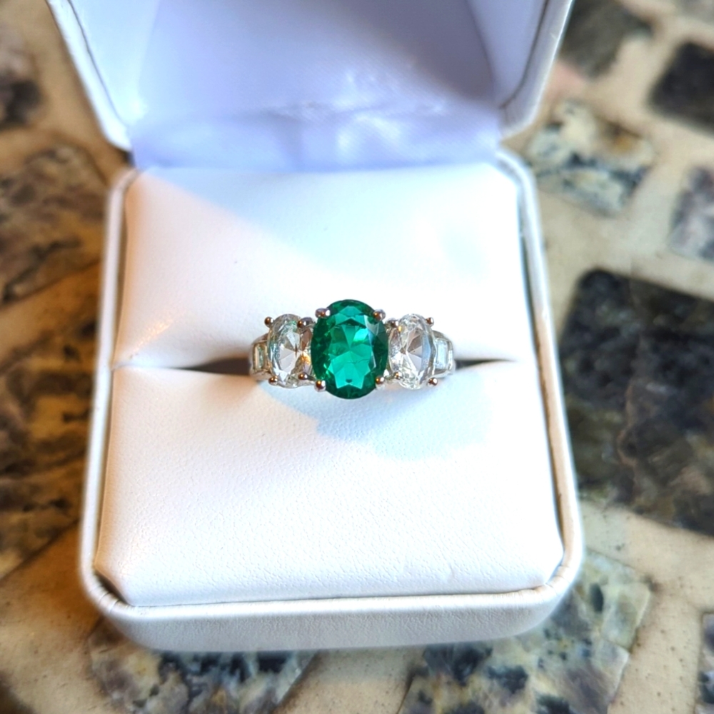 Nib Emerald & Diamond Ring Size 7 - Picture 3 of 11